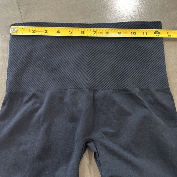 ASSETS by SPANX Seamless Leggings Black Size Large Shapewear Pants - Picture 6 of 12